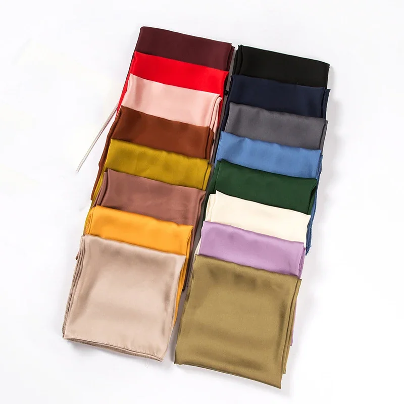 Scarf Silk Square - Écharpe en satin pour femmes 70