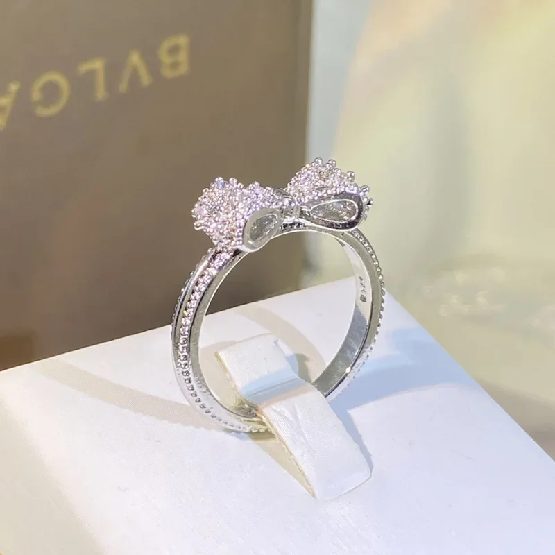 Bague à nœud fantaisie avec CZ - Tie Clip Silver avis et prix